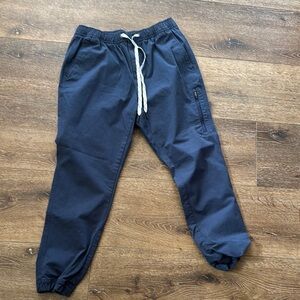 Vineyard vines navy joggers small‎